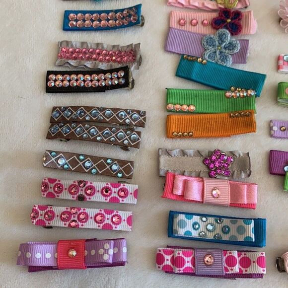 Lot of 40 barrettes many with Swarovski stones plus two headbands - Picture 3 of 12